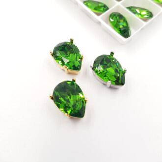 4320 Pear Shape Swarovski Fancy Stone, Fern Green 14x10