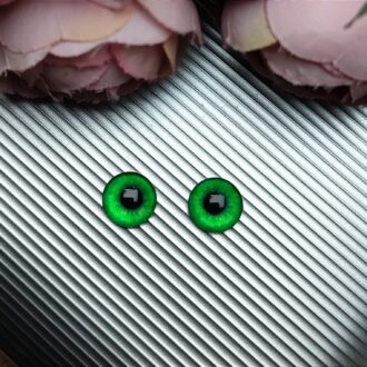 Eye-Shaped Intense Green Cabochon